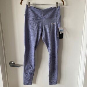 Nike Mid Rise Patterned Leggings